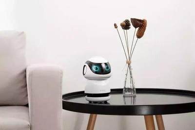 兒童陪伴機(jī)器人小墨 打造供應(yīng)鏈金融+人工智能新商業(yè)模式