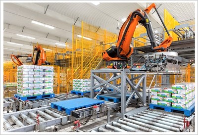 從街道小廠到全球乳業(yè)5強(qiáng) 伊利掌舵者潘剛的管理之道與智能機(jī)器人銷售