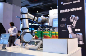 中國工業(yè)機(jī)器人發(fā)展 增速領(lǐng)跑全球，智能機(jī)器人銷售勢頭強(qiáng)勁